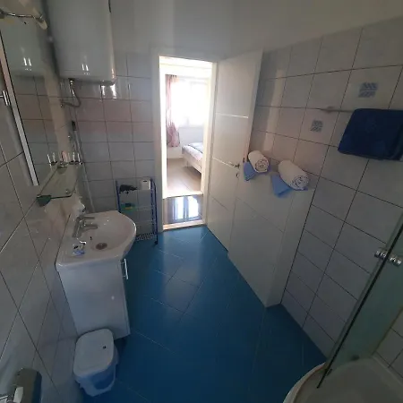 Apartment Miss *